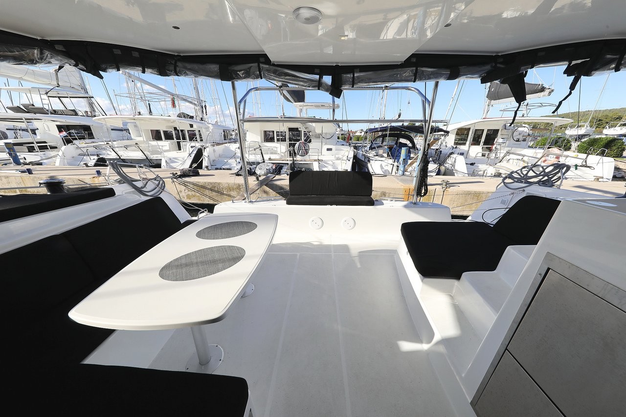 Lagoon 42, Rea | Yacht Charter Croatia