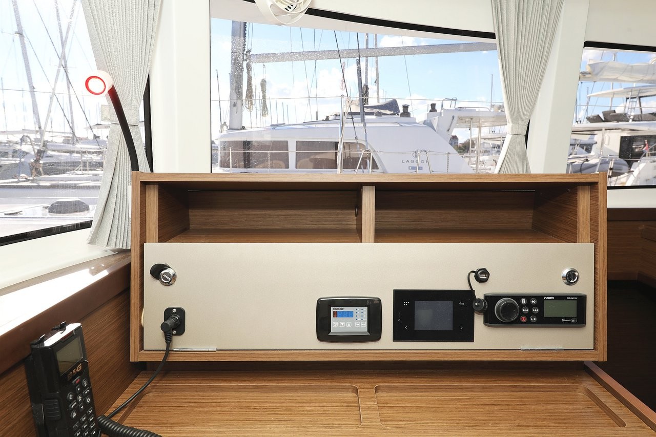 Lagoon 42, Rea | Yacht Charter Croatia