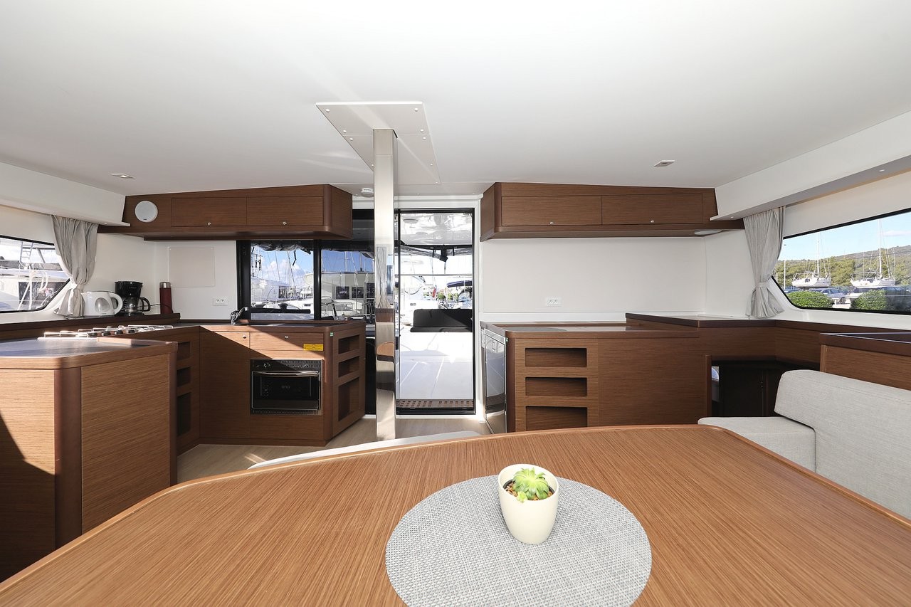 Lagoon 42, Rea | Yacht Charter Croatia