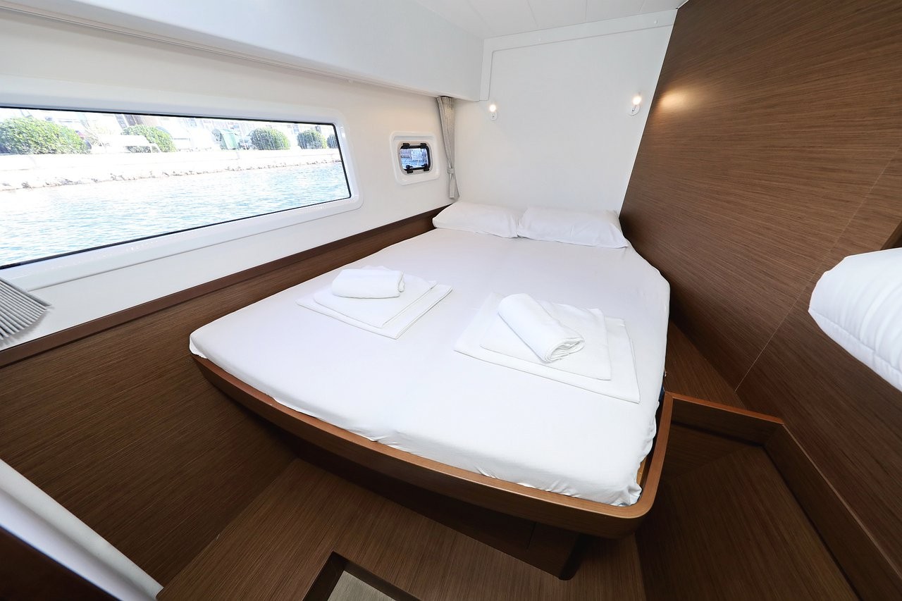 Lagoon 42, Rea | Yacht Charter Croatia