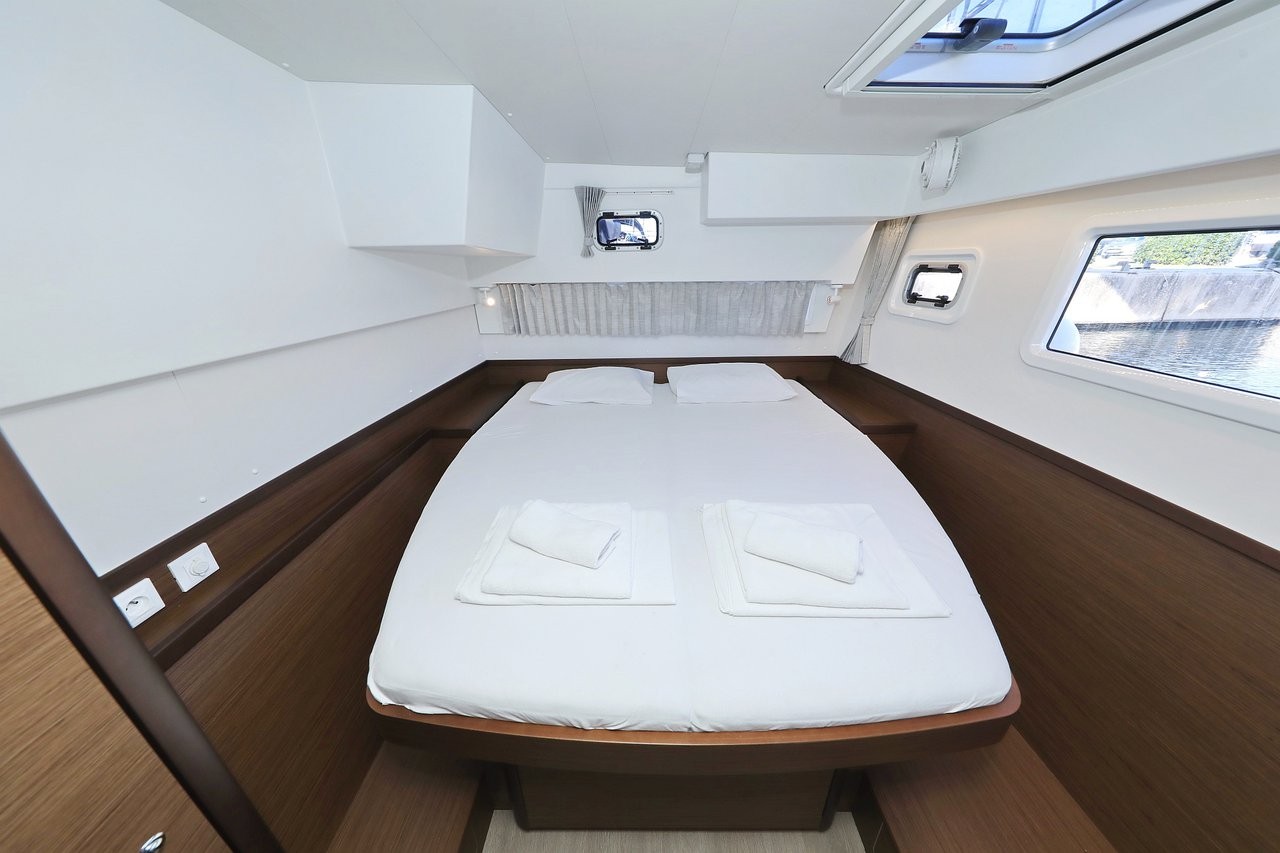Lagoon 42, Rea | Yacht Charter Croatia