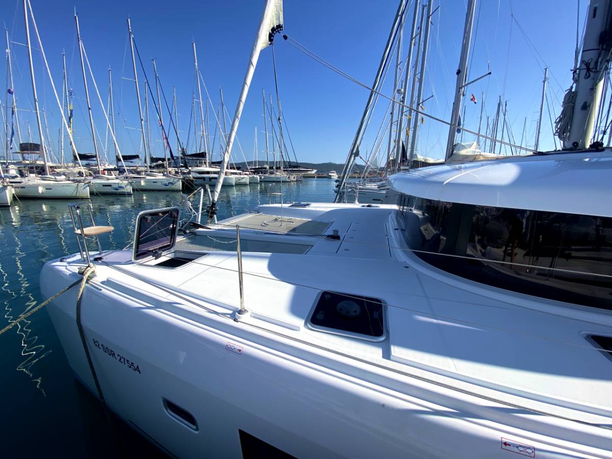 Lagoon 42, Bendmill | Yacht Charter Croatia