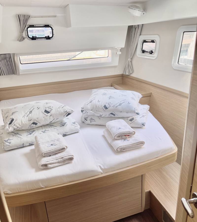Lagoon 42, Bendmill | Yacht Charter Croatia