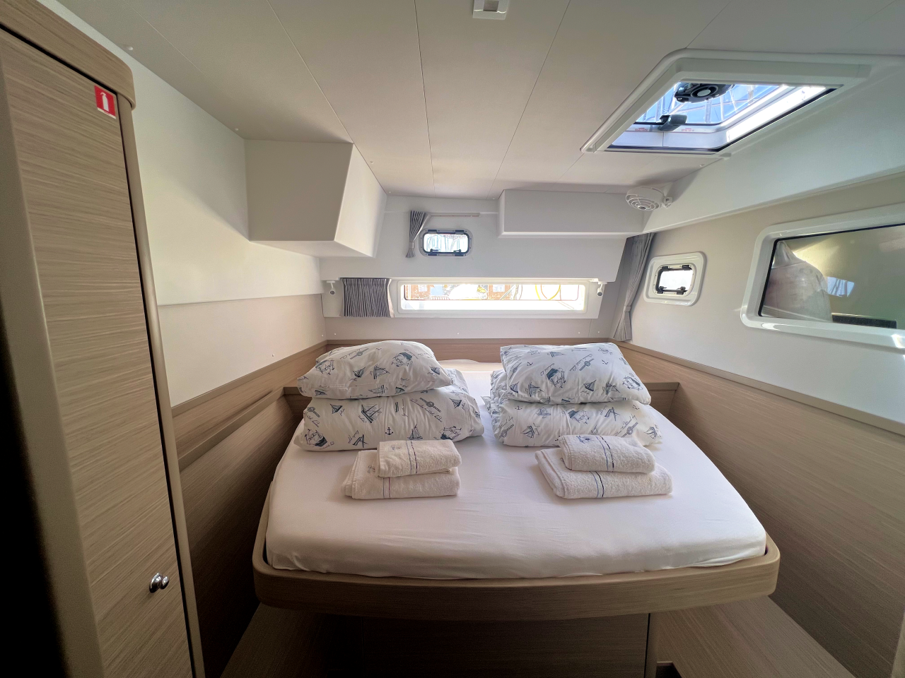 Lagoon 42, Bendmill | Yacht Charter Croatia