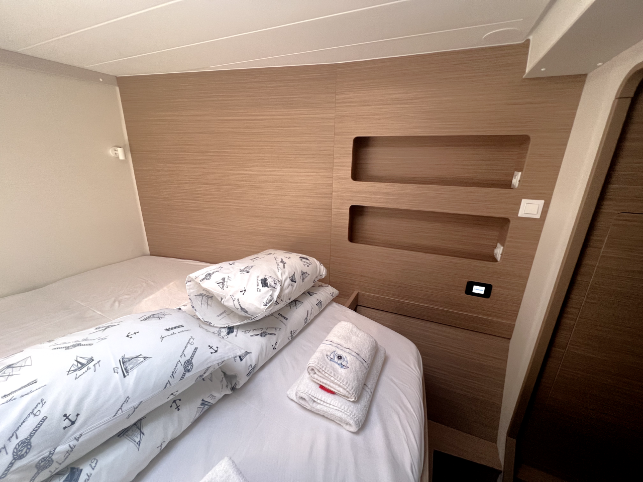 Lagoon 42, Bendmill | Yacht Charter Croatia