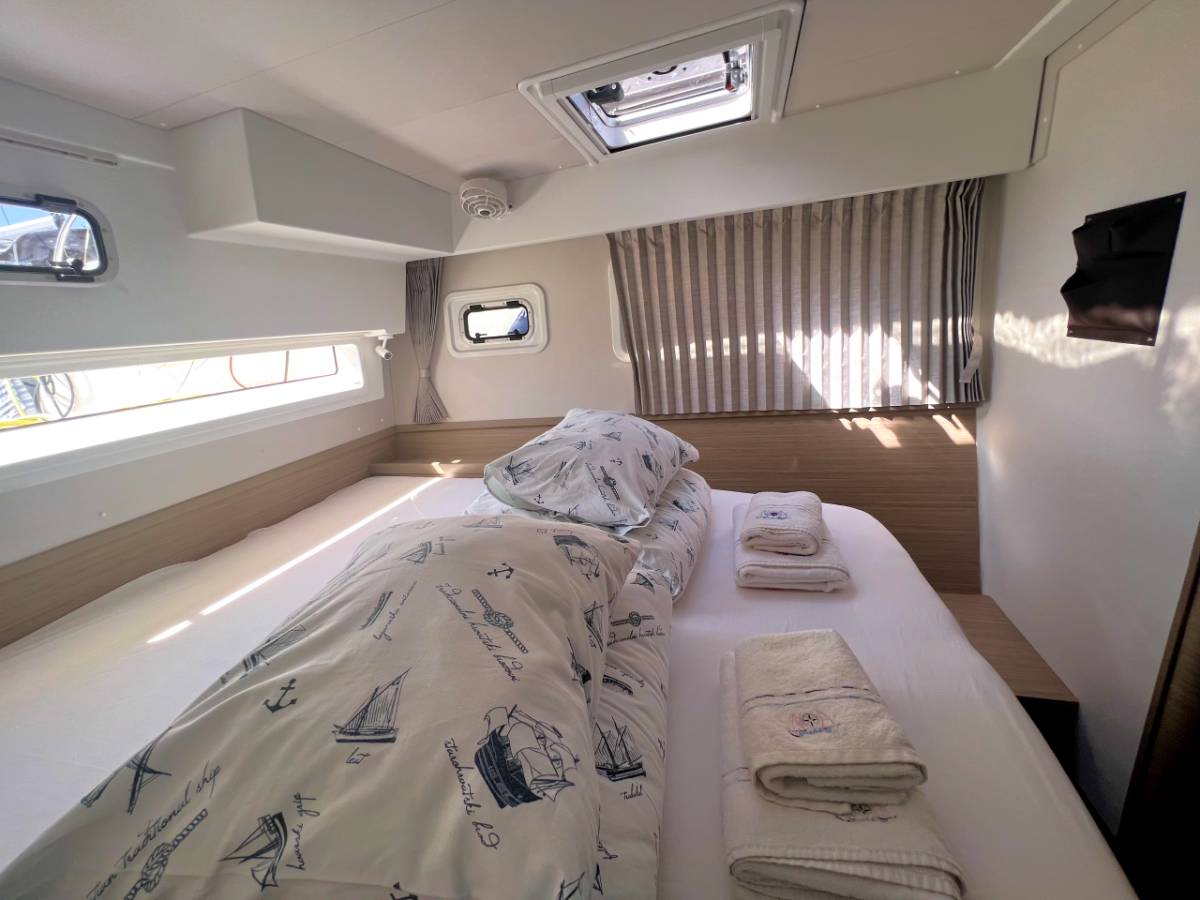 Lagoon 42, Bendmill | Yacht Charter Croatia