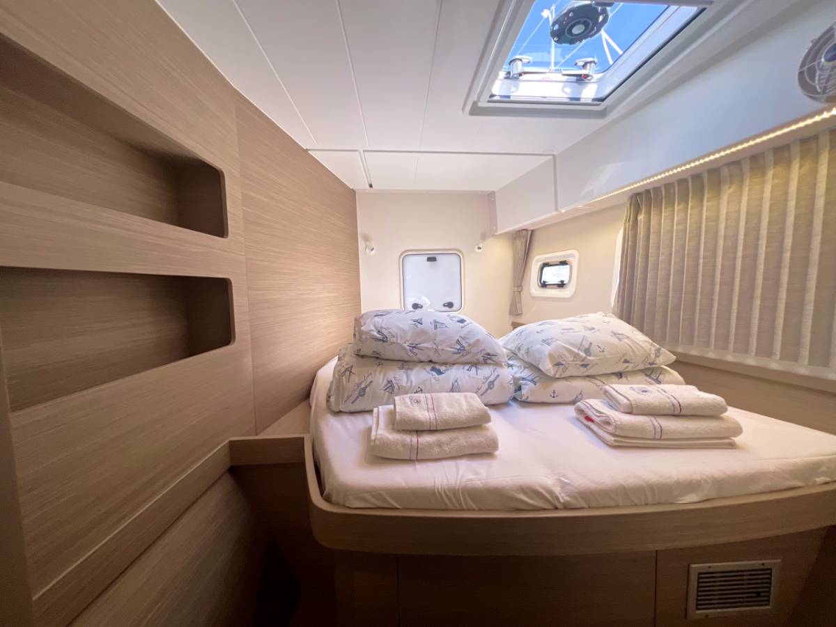 Lagoon 42, Bendmill | Yacht Charter Croatia