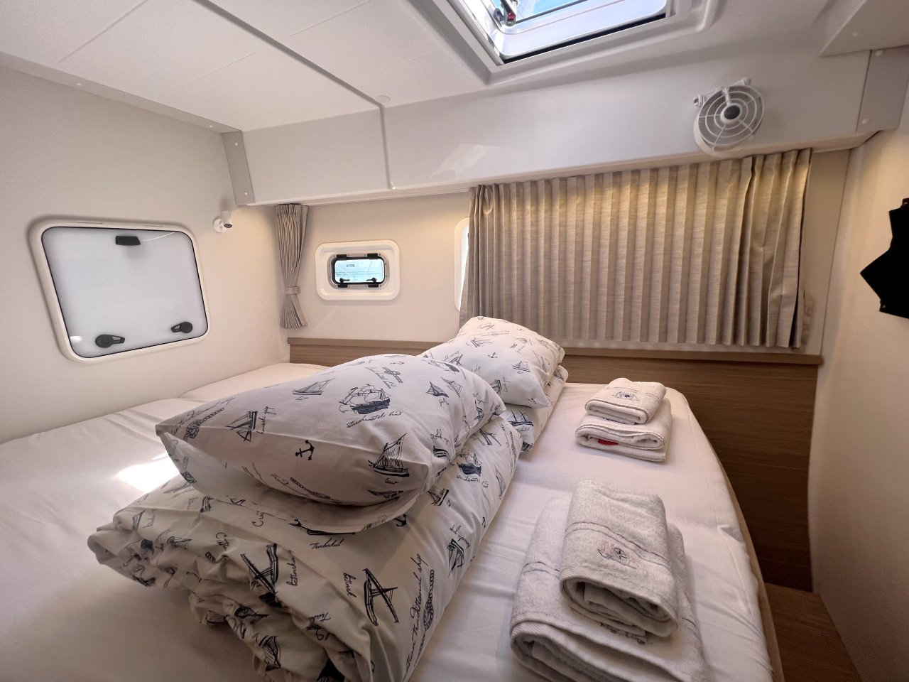 Lagoon 42, Bendmill | Yacht Charter Croatia