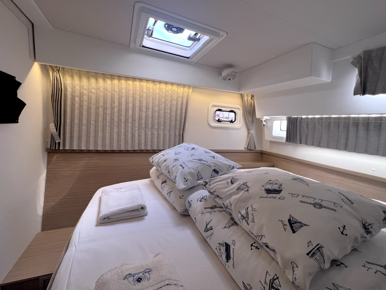 Lagoon 42, Bendmill | Yacht Charter Croatia