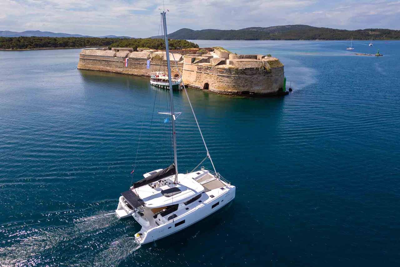Lagoon 42, Mare Tiempo | Yacht Charter Croatia
