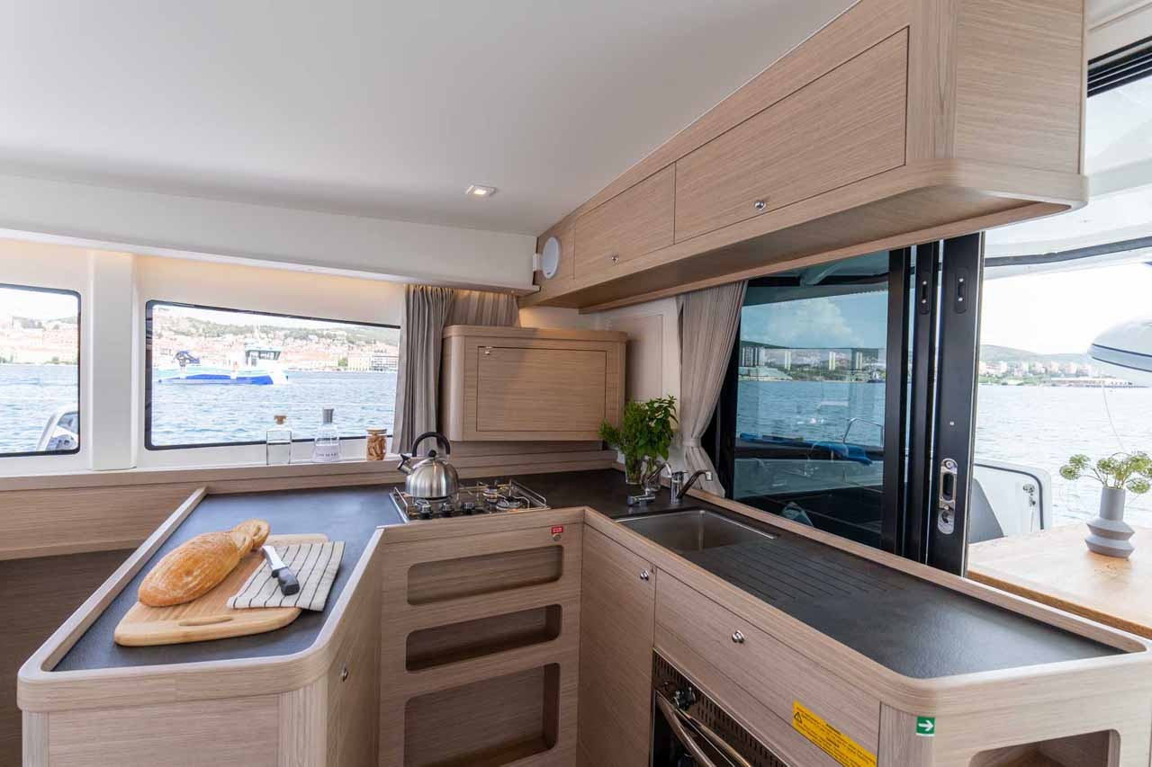 Lagoon 42, Mare Tiempo | Yacht Charter Croatia