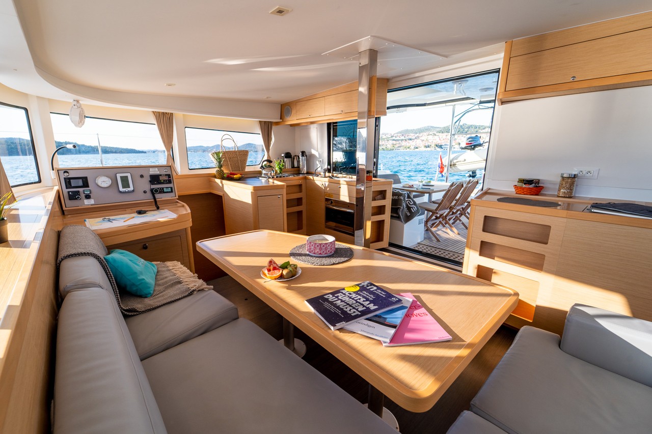 Lagoon 42, Flying Horst | Yacht Charter Croatia