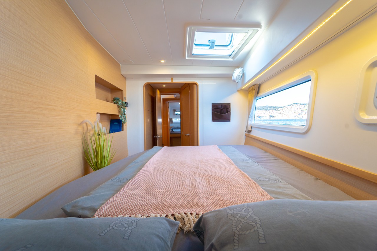 Lagoon 42, Flying Horst | Yacht Charter Croatia