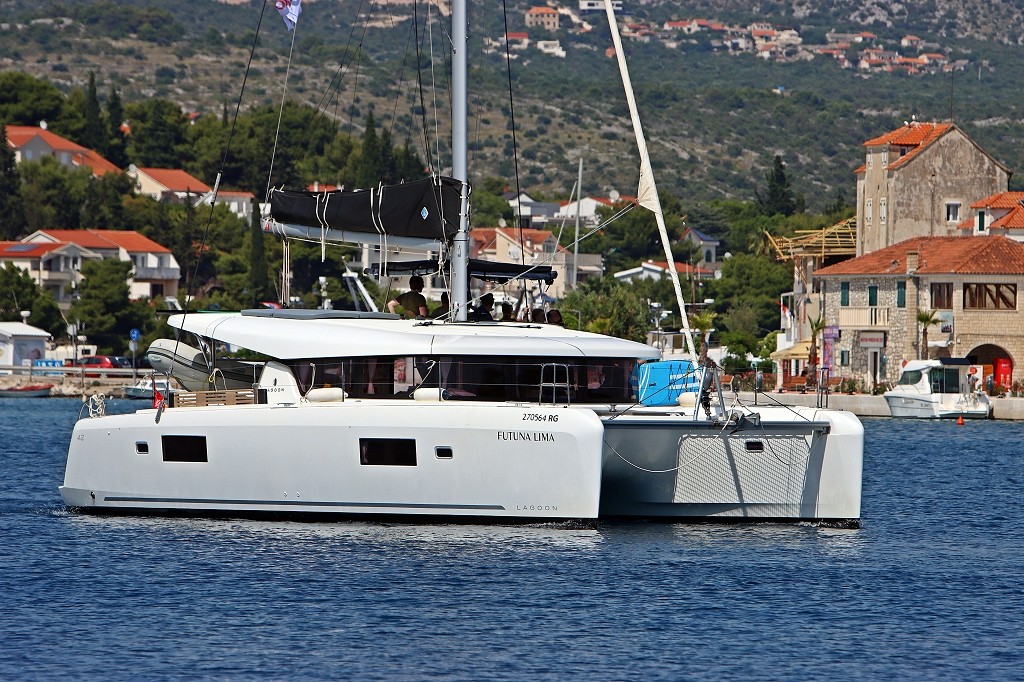 Lagoon 42, Futuna Lima | Yachtcharter Kroatien