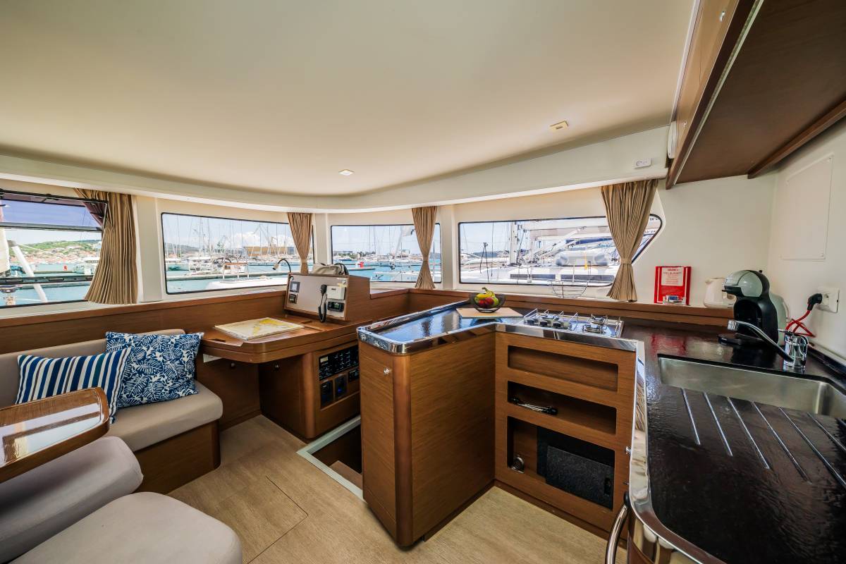 Lagoon 42, Edita | Yacht Charter Croatia