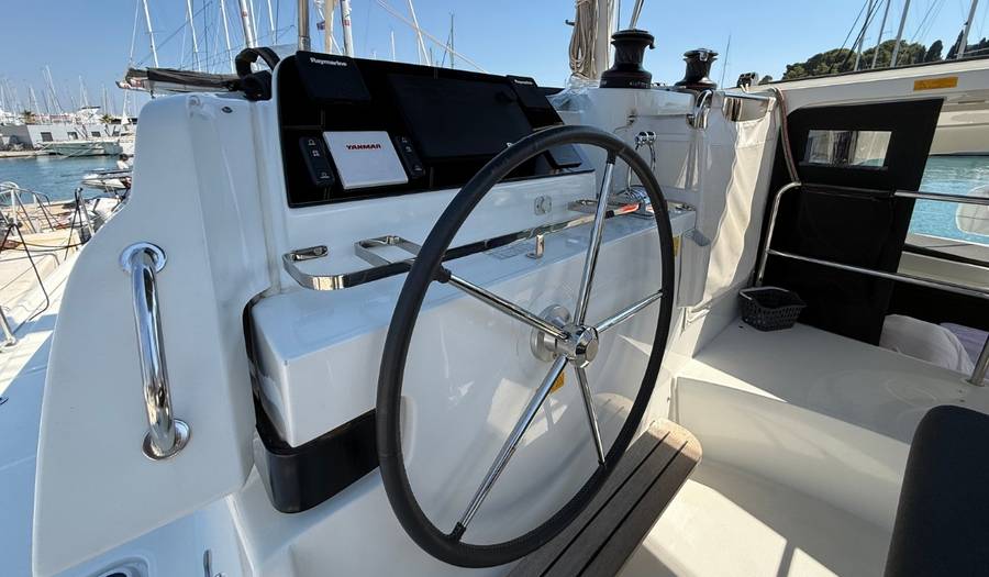 Lagoon 42, Aventus | Yacht Charter Croatia