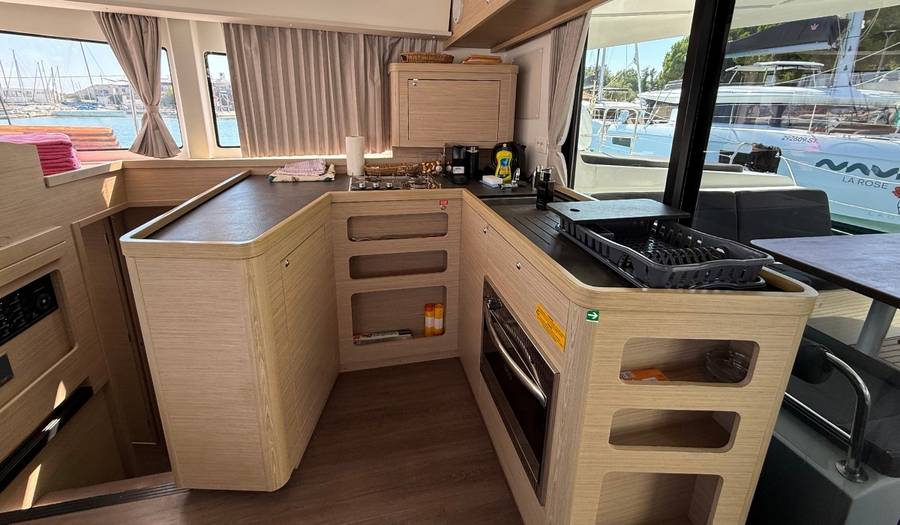 Lagoon 42, Aventus | Yacht Charter Croatia