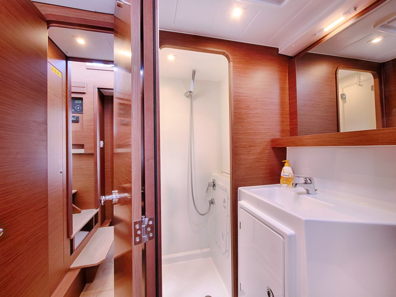 Lagoon 42, Sea Voyager | Yacht Charter Croatia