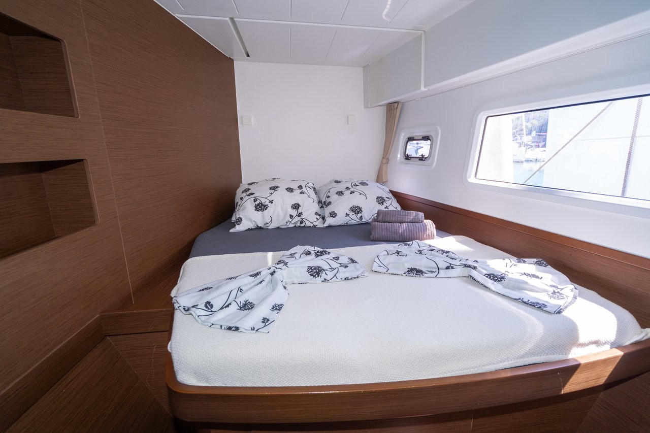 Lagoon 42, Fleur de Sel | Yacht Charter Croatia
