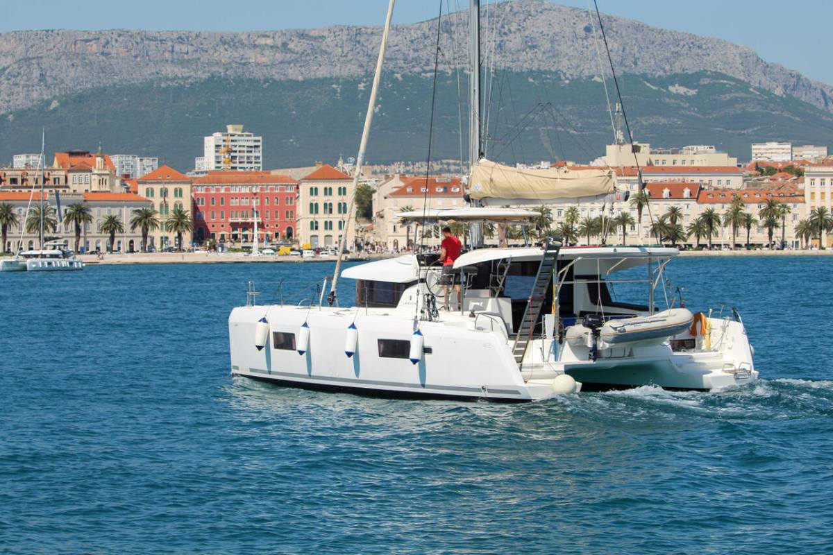 Lagoon 42, Poppy | Yacht Charter Croatia