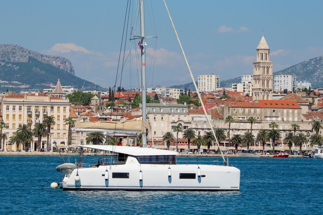 Lagoon 42, Poppy | Yacht Charter Croatia