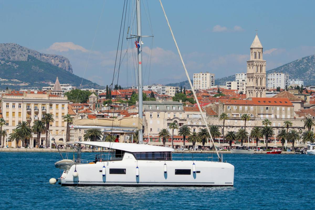 Lagoon 42, Poppy | Yacht Charter Croatia