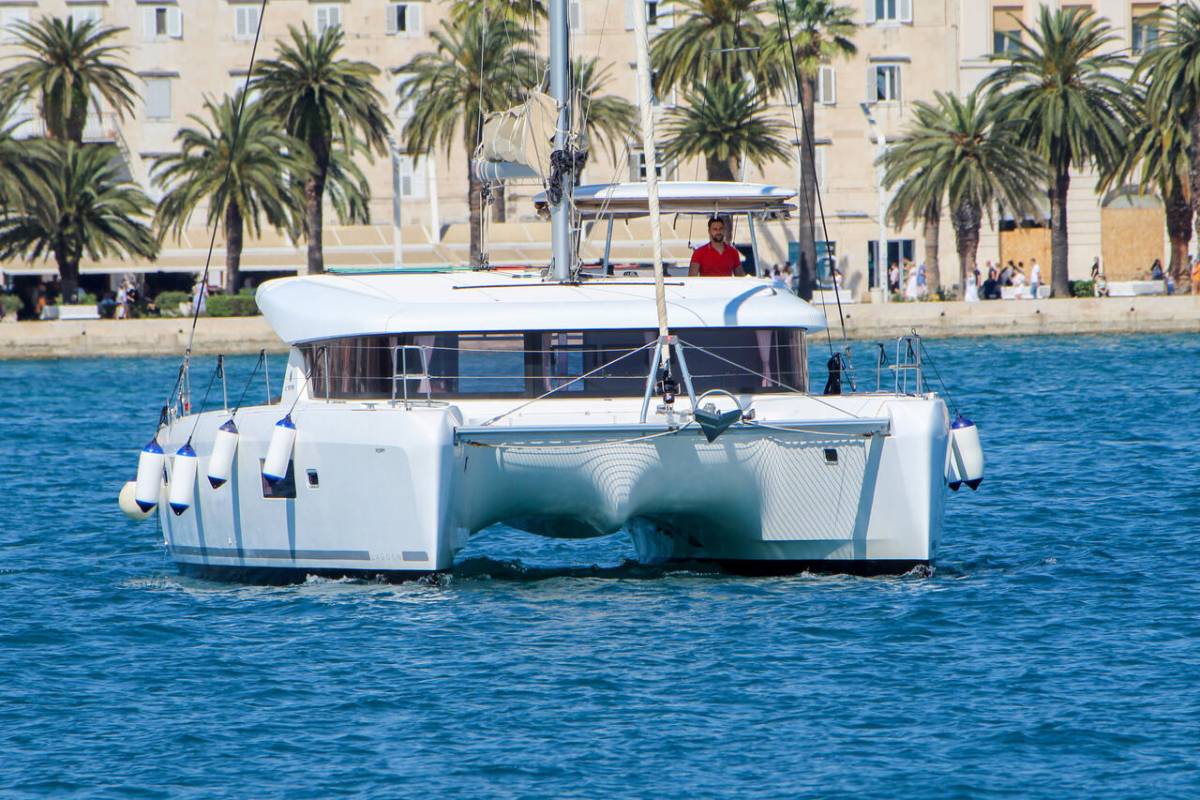 Lagoon 42, Poppy | Yacht Charter Croatia
