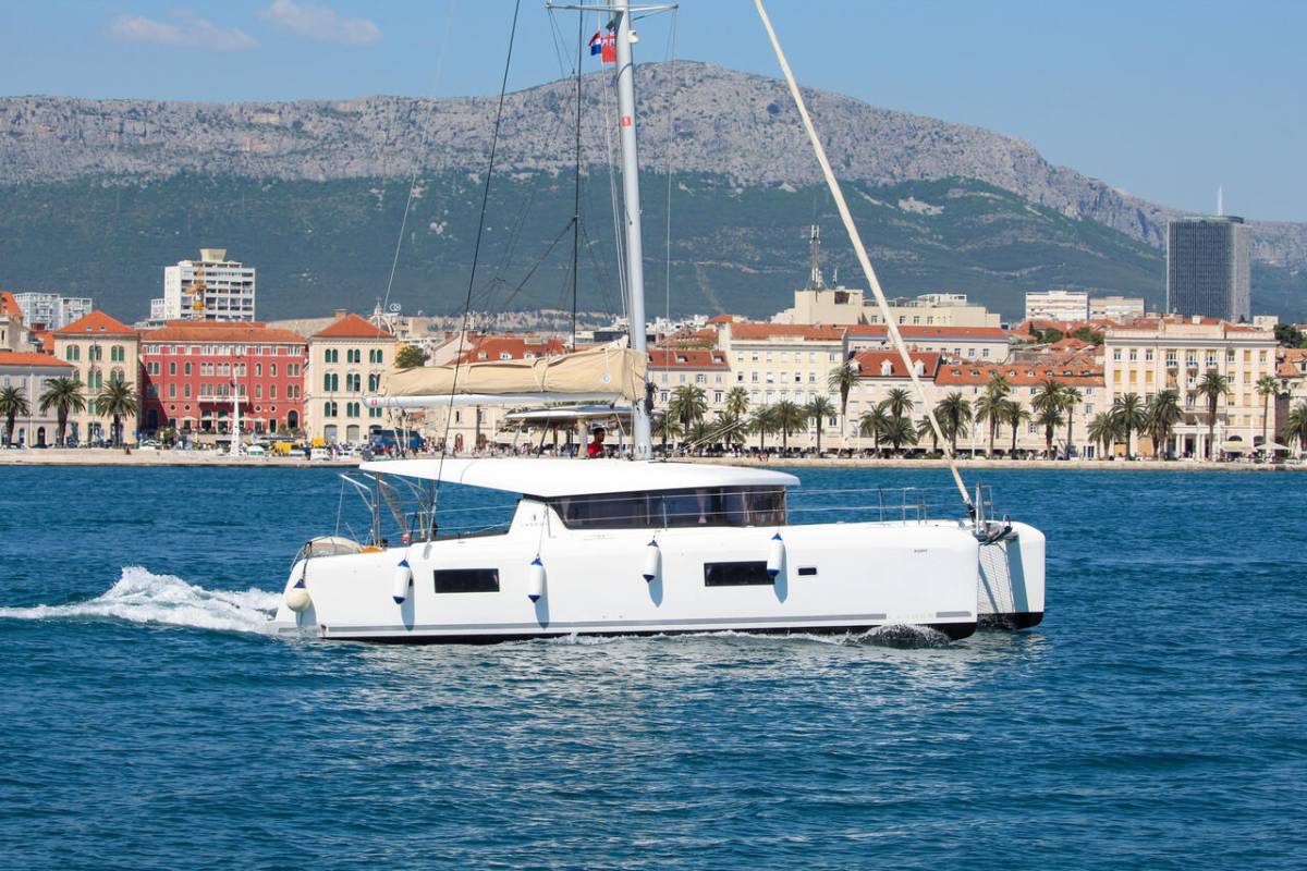 Lagoon 42, Poppy | Yacht Charter Croatia