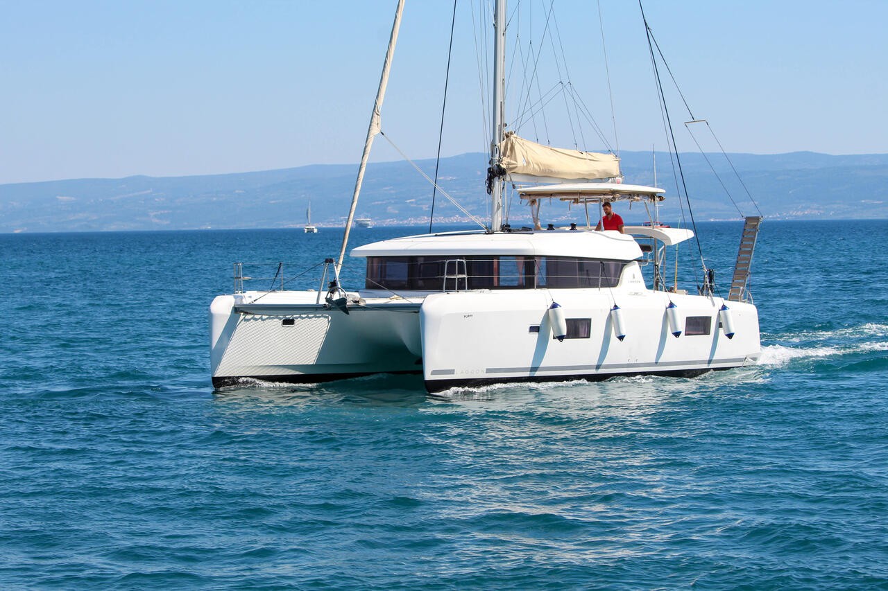 Lagoon 42, Poppy | Yacht Charter Croatia