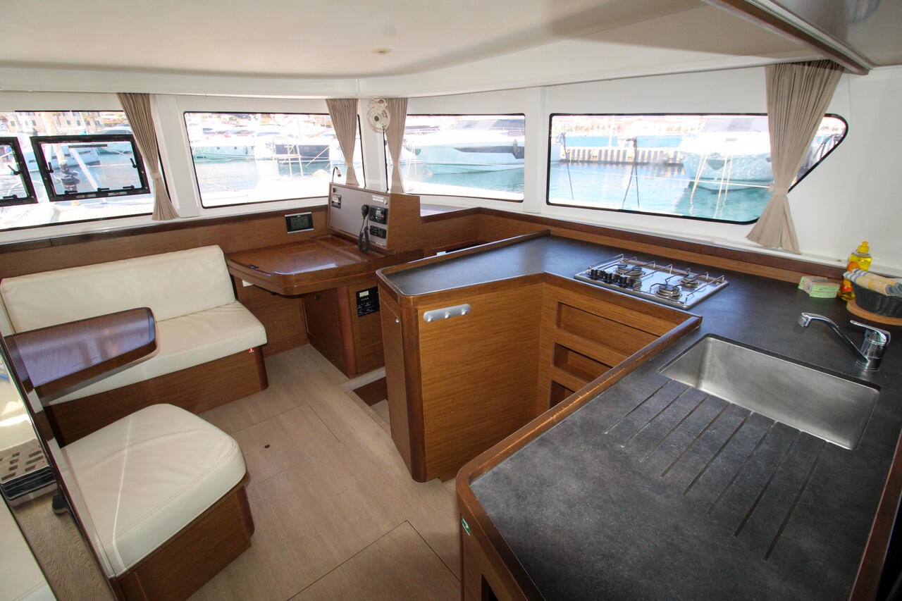 Lagoon 42, Poppy | Yacht Charter Croatia