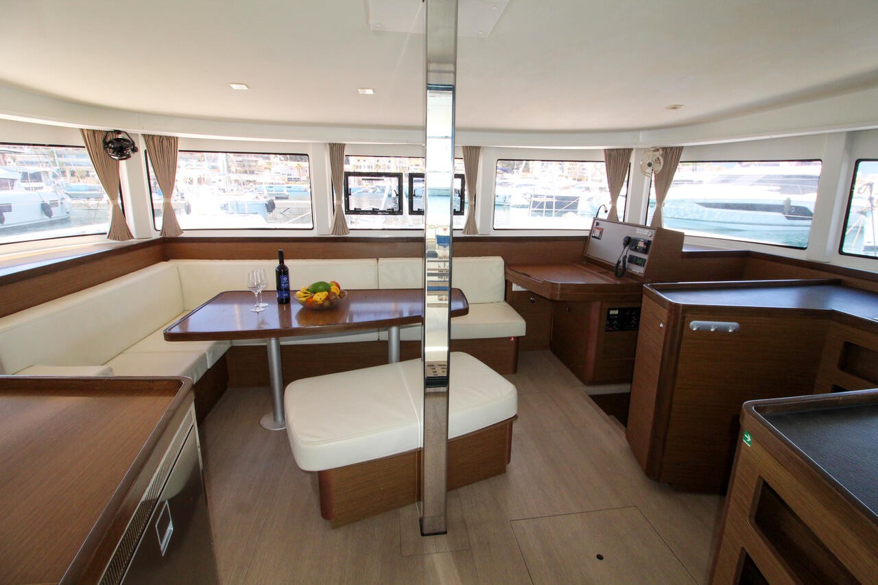Lagoon 42, Poppy | Yacht Charter Croatia