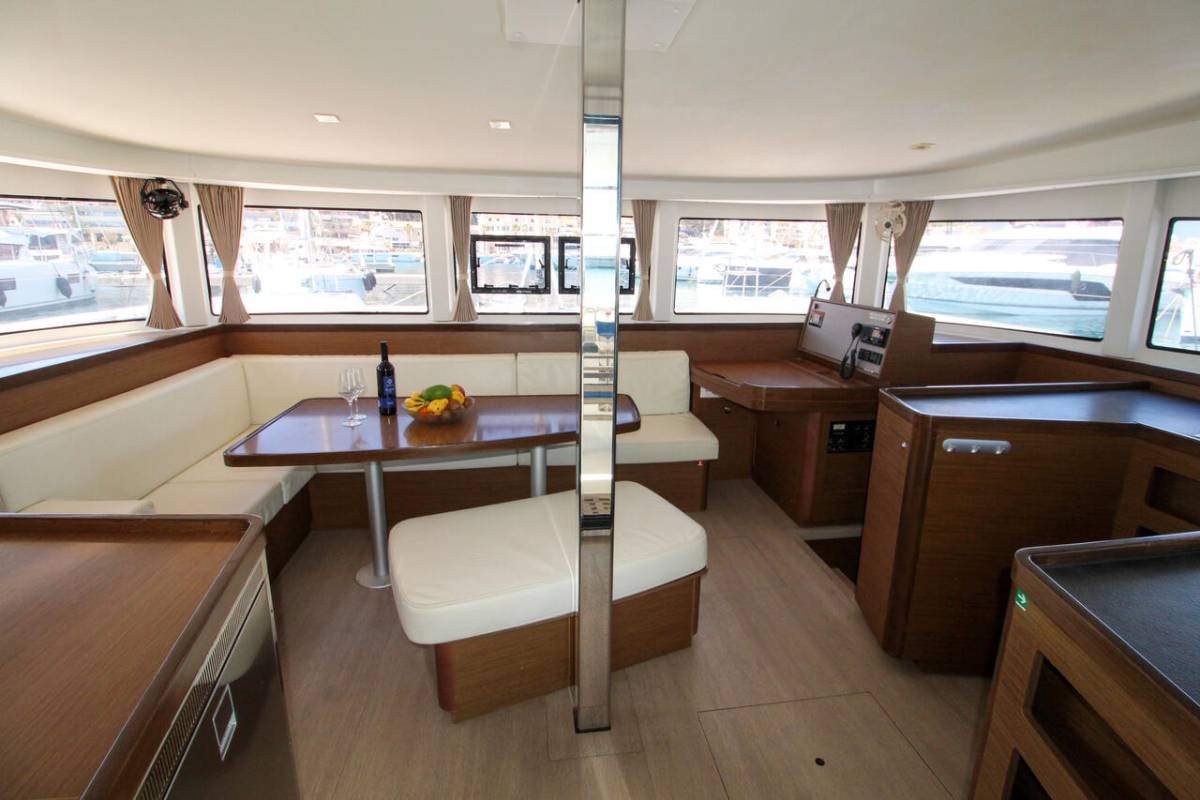 Lagoon 42, Poppy | Yacht Charter Croatia