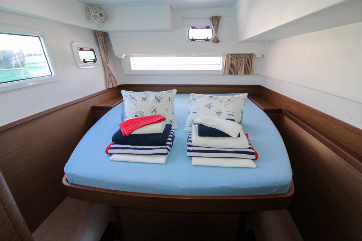 Lagoon 42, Poppy | Yacht Charter Croatia