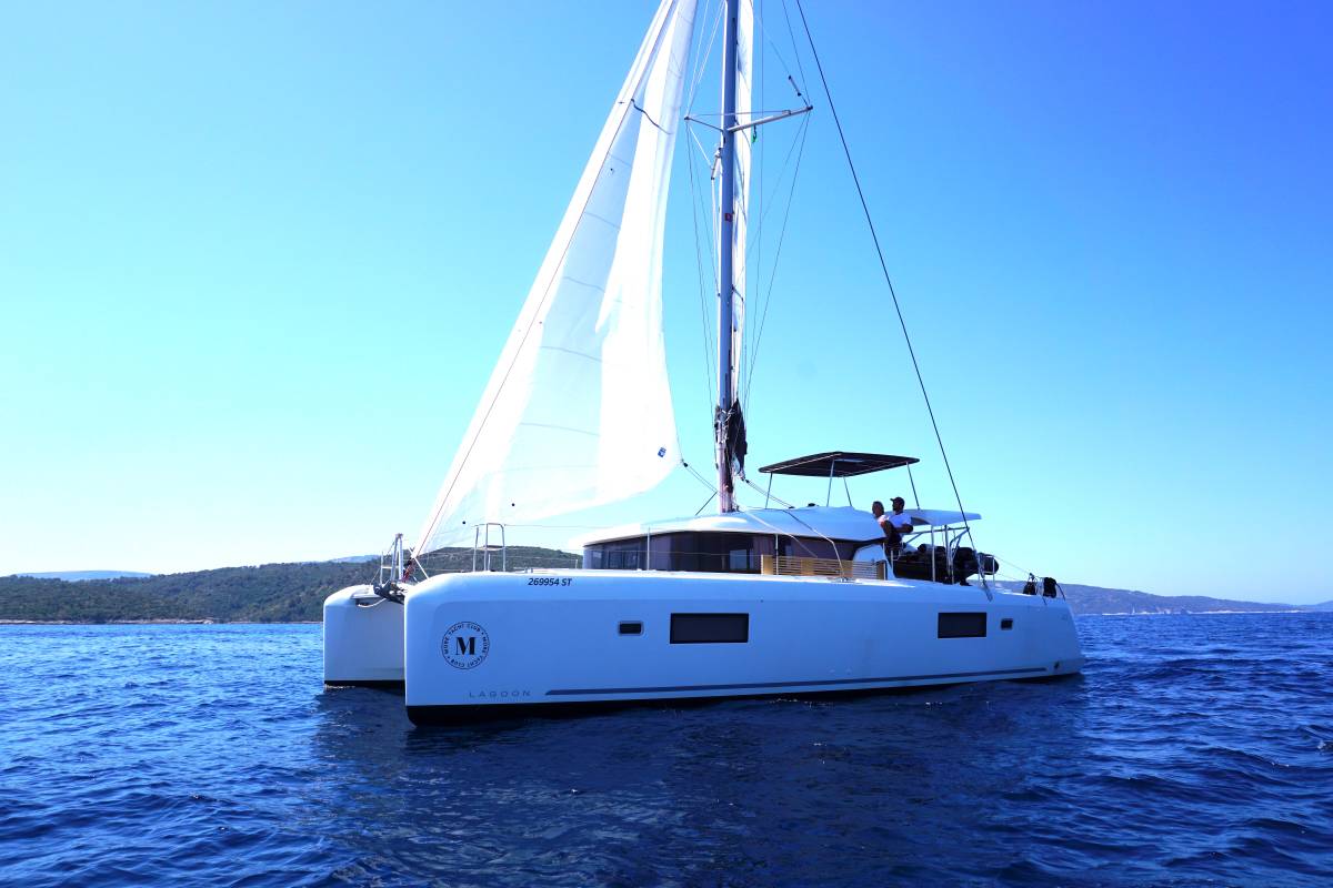 Lagoon 42, Amfitrite | Yacht Charter Croatia