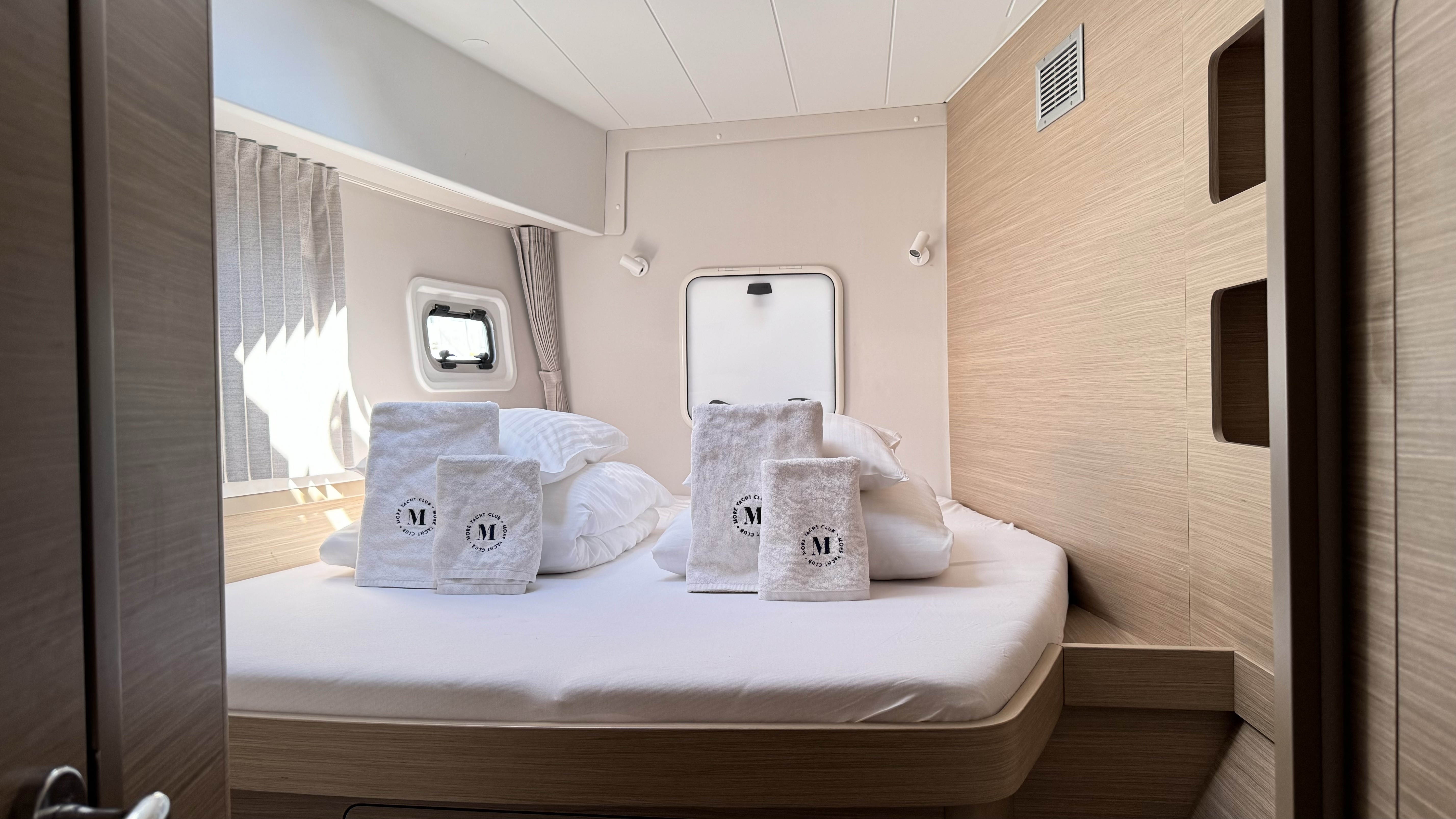 Lagoon 42, Skylight | Yacht Charter Croatia