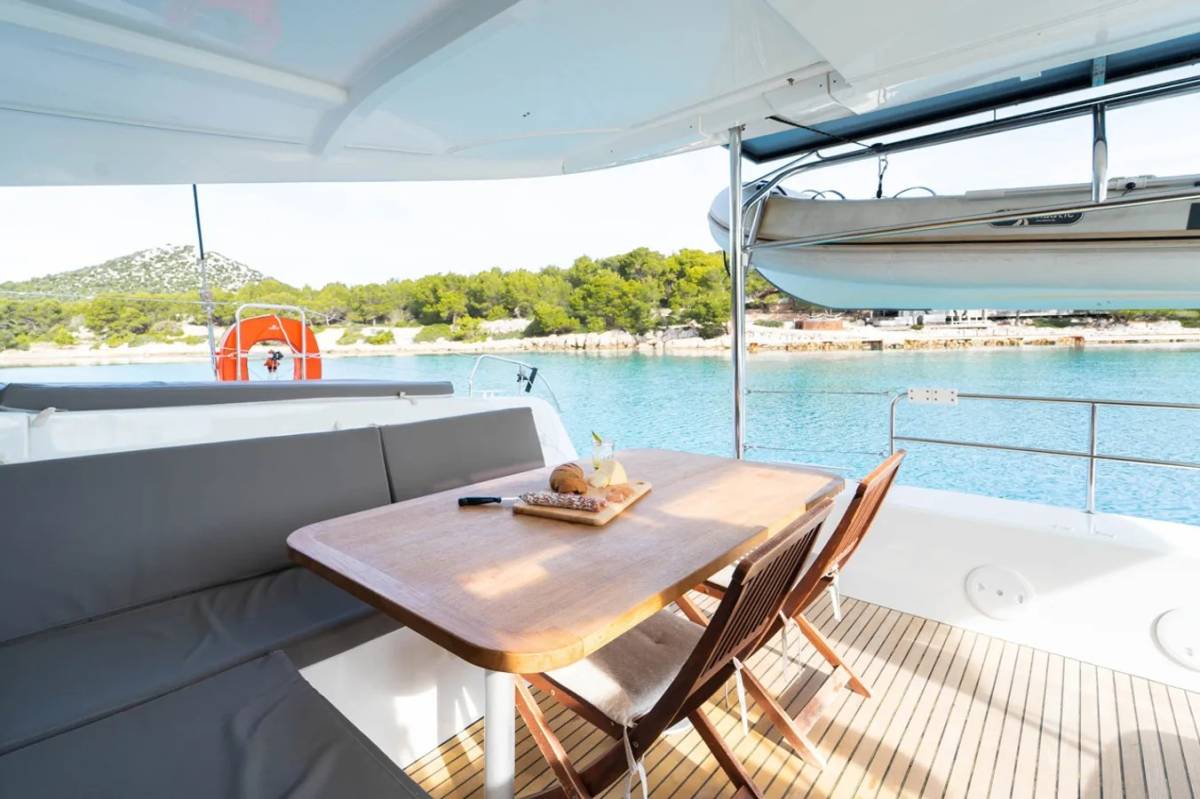 Lagoon 42, Maximus | Yacht Charter Croatia