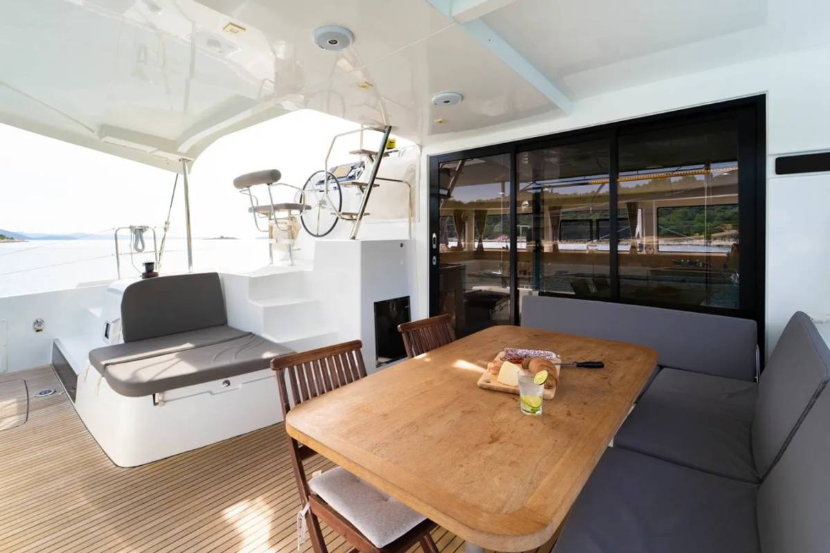 Lagoon 42, Maximus | Yacht Charter Croatia