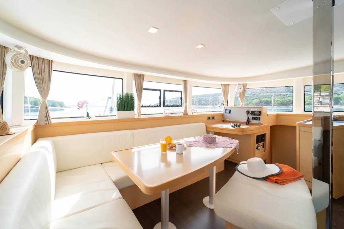 Lagoon 42, Maximus | Yacht Charter Croatia