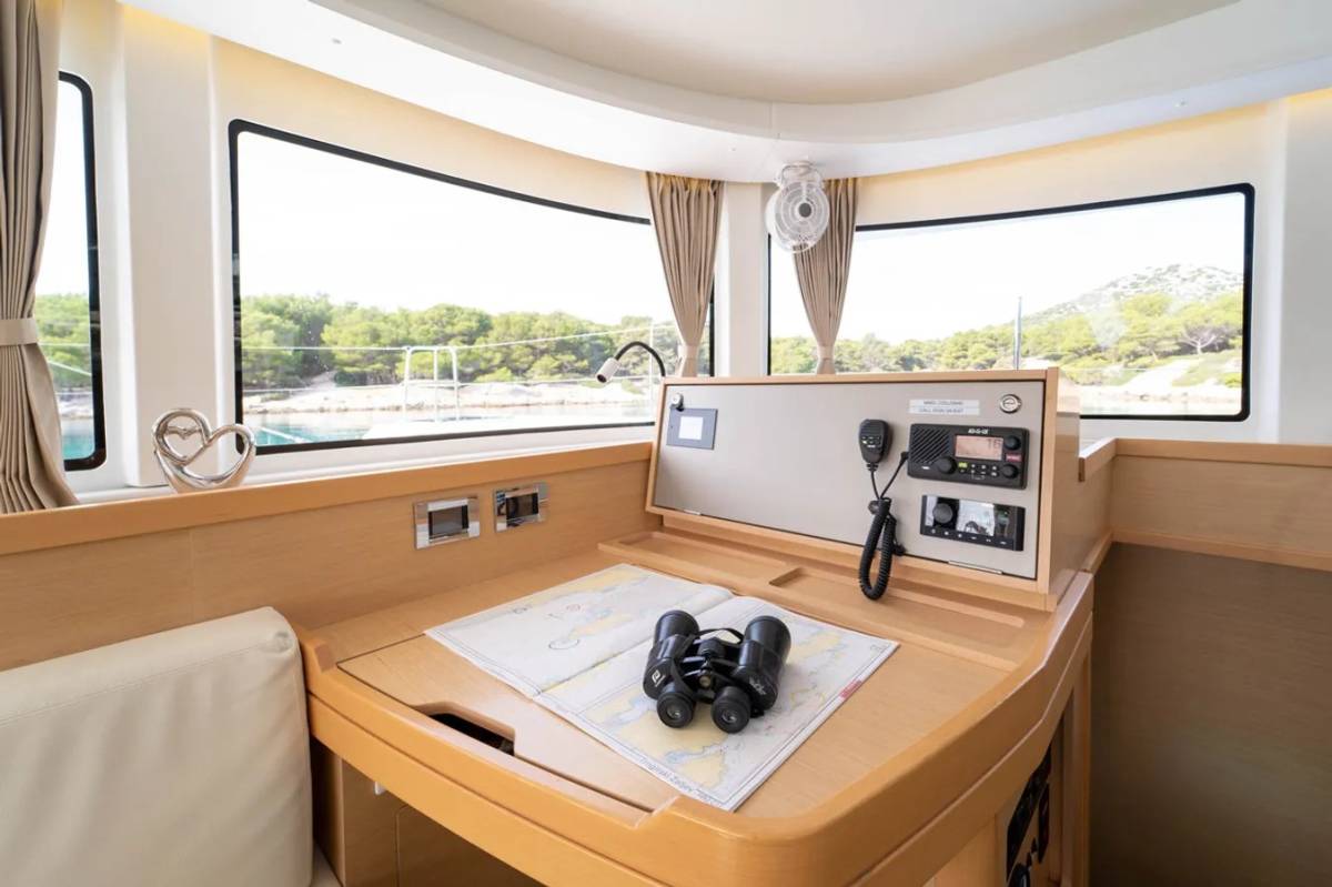Lagoon 42, Maximus | Yacht Charter Croatia