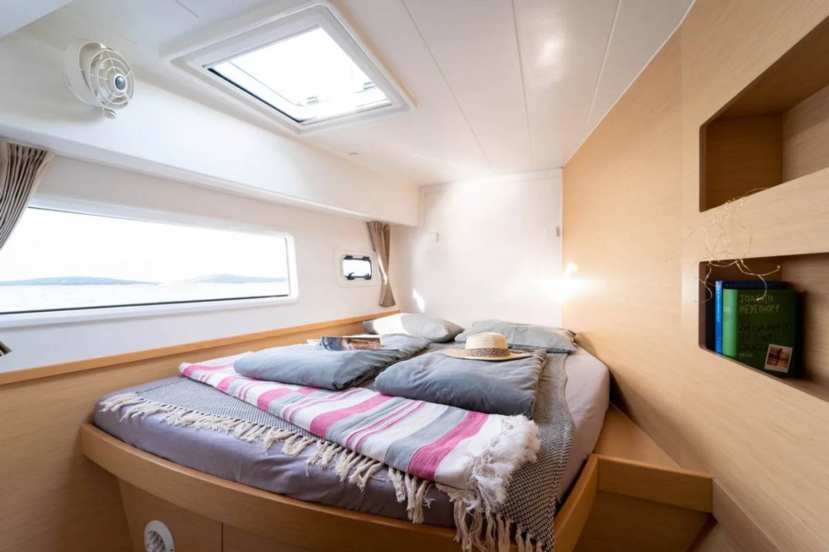 Lagoon 42, Maximus | Yacht Charter Croatia