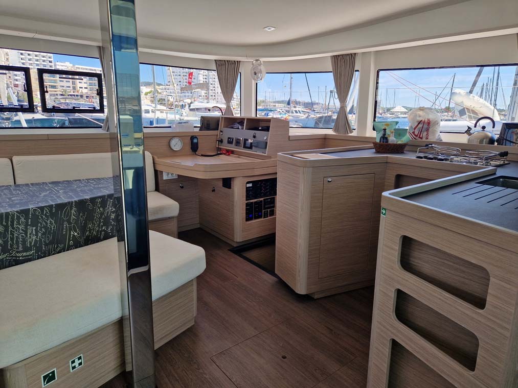 Lagoon 42, Best Elli | Yacht Charter Croatia