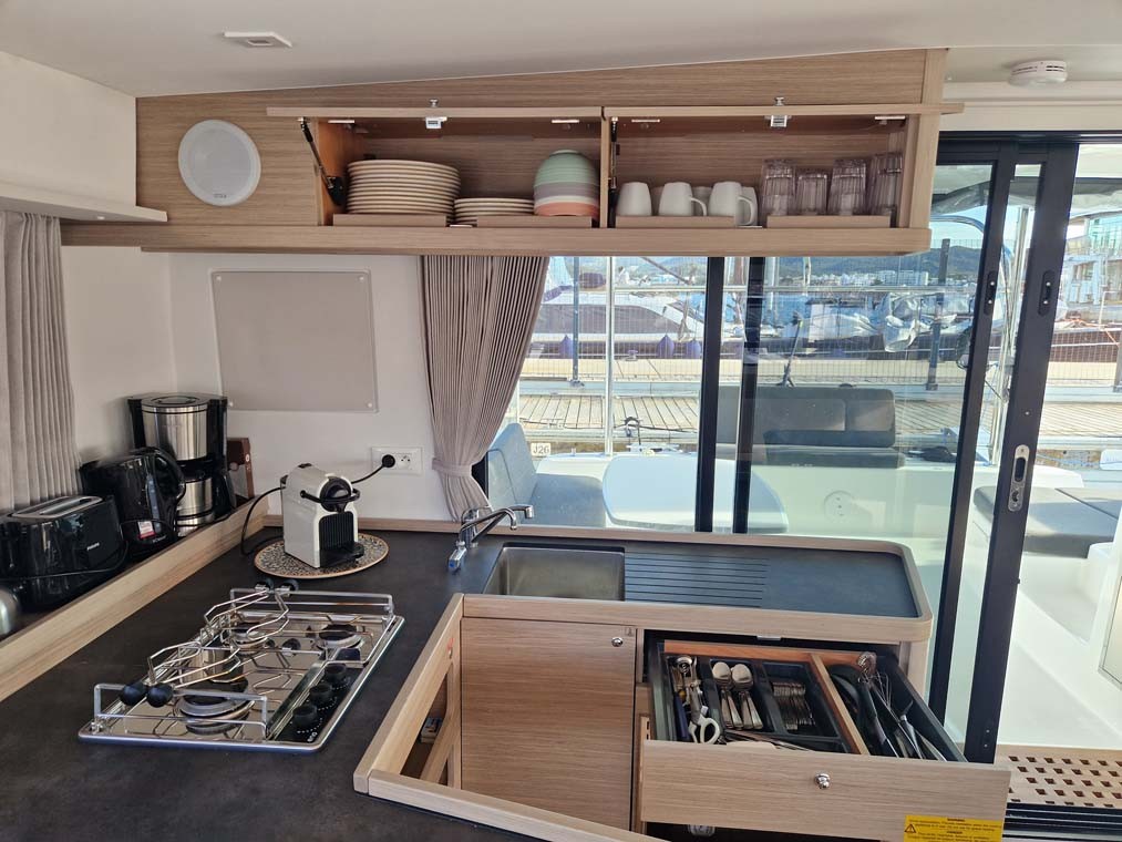 Lagoon 42, Best Elli | Yacht Charter Croatia