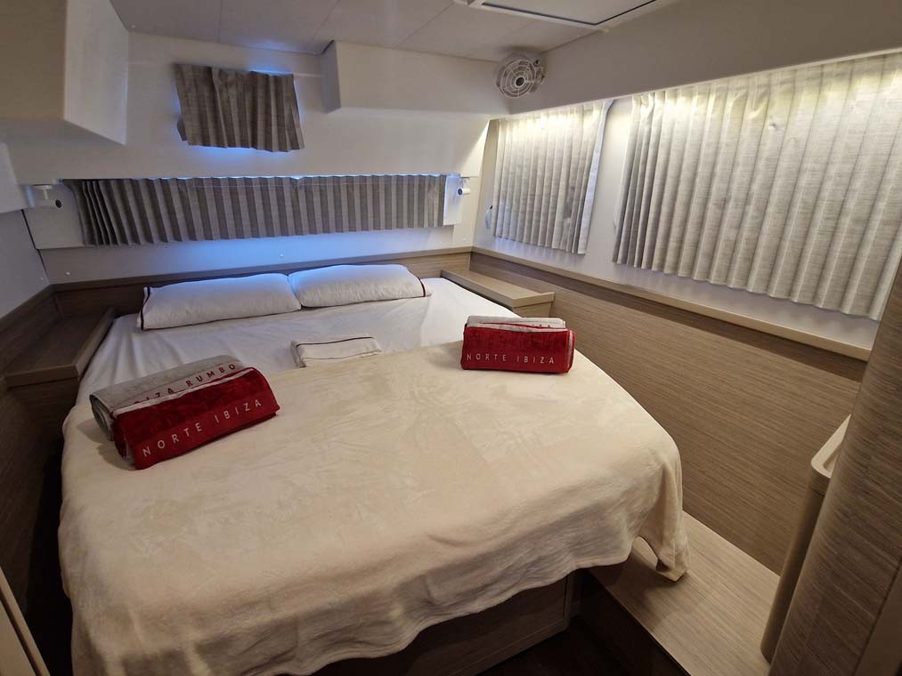 Lagoon 42, Best Elli | Yacht Charter Croatia