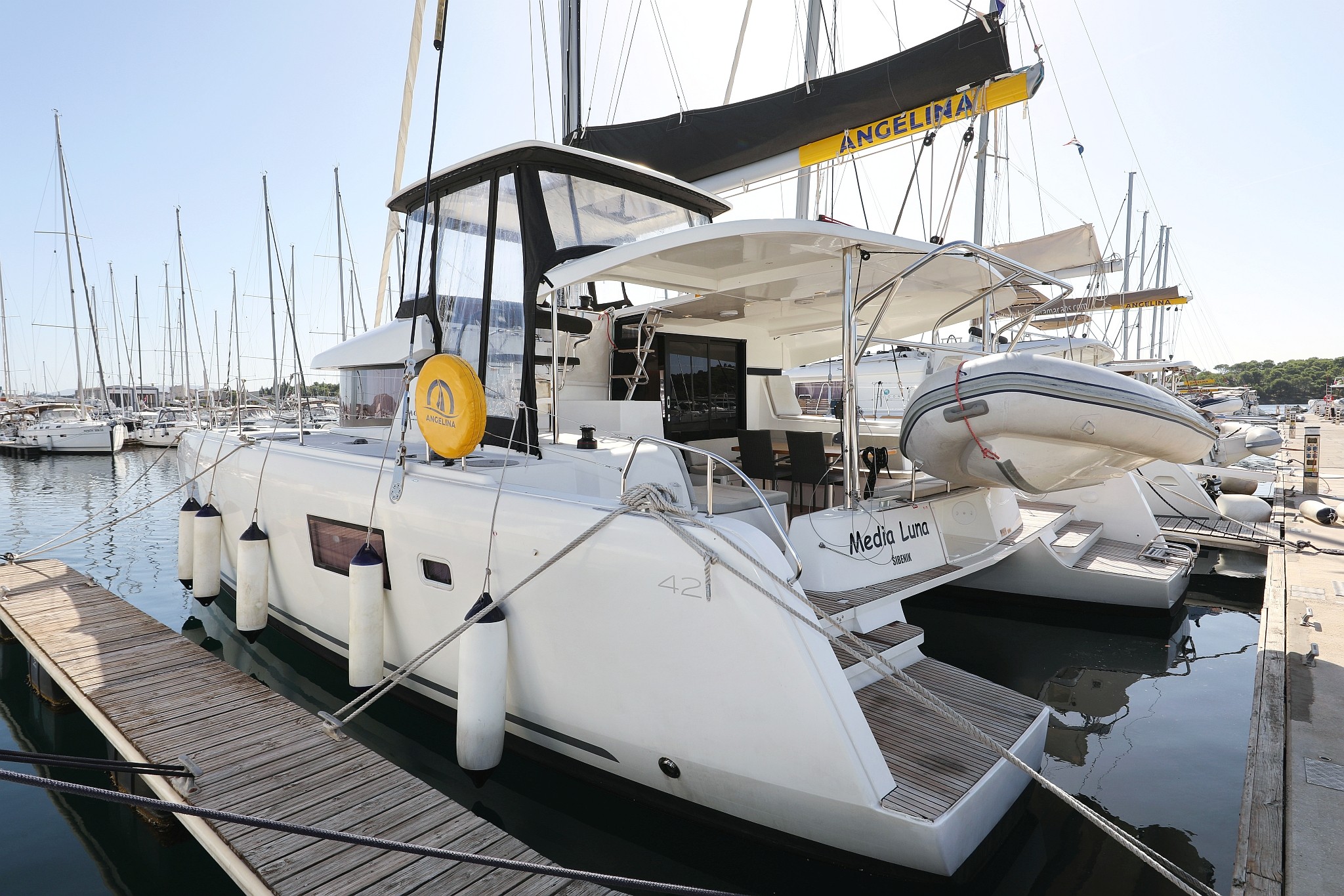 Lagoon 42, Media Luna | Yacht Charter Croatia