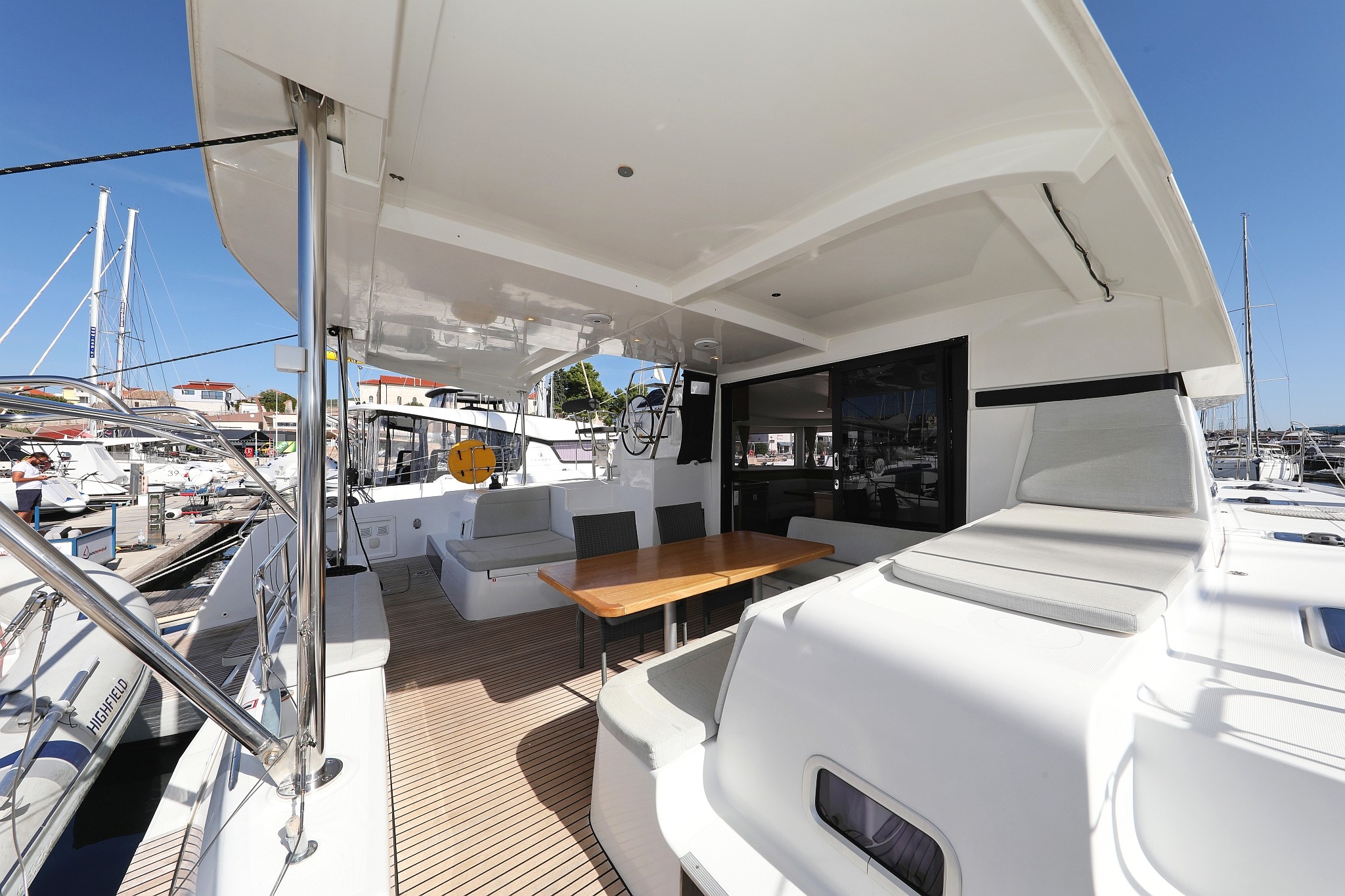 Lagoon 42, Media Luna | Yacht Charter Croatia