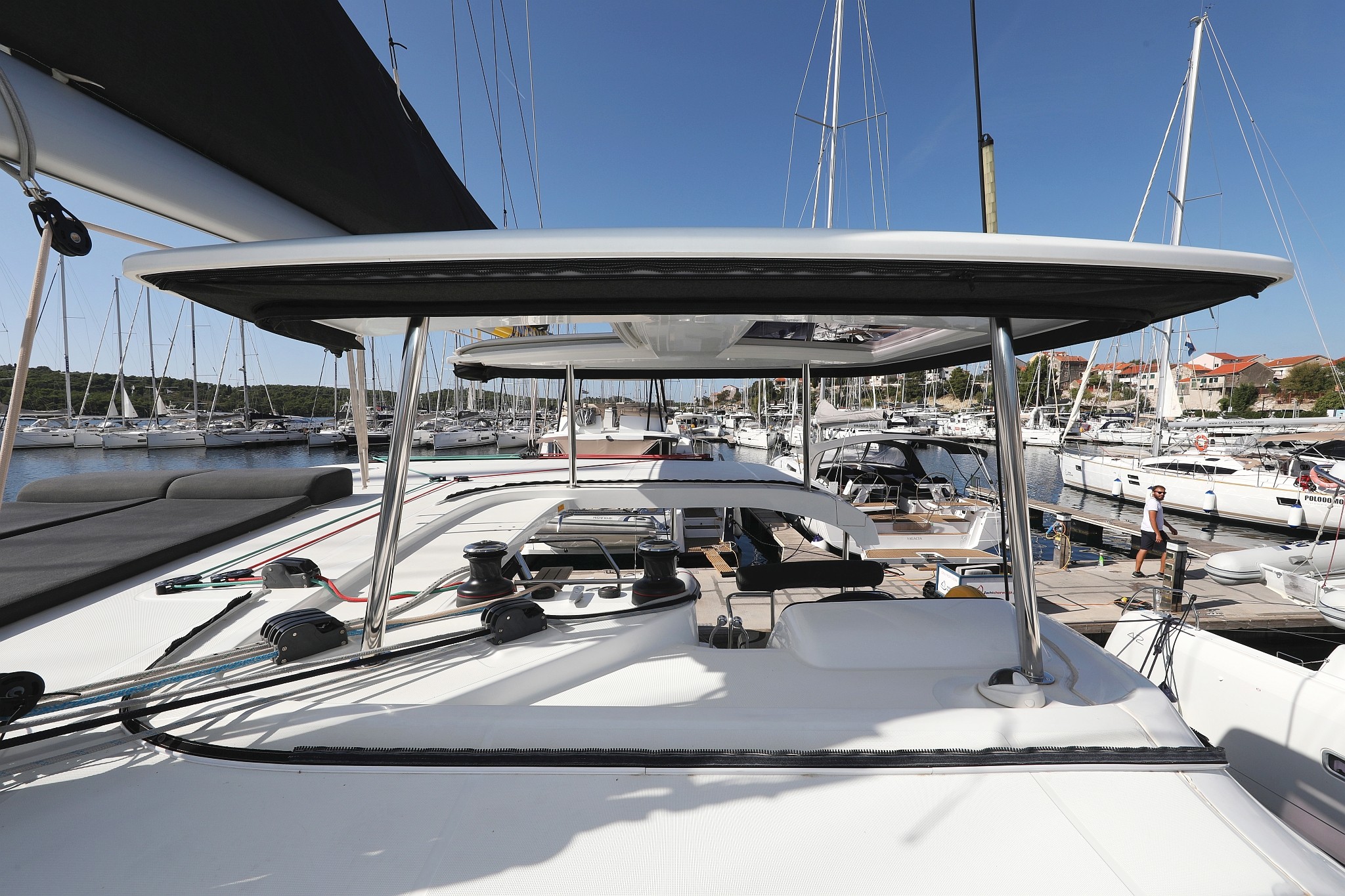Lagoon 42, Media Luna | Yacht Charter Croatia