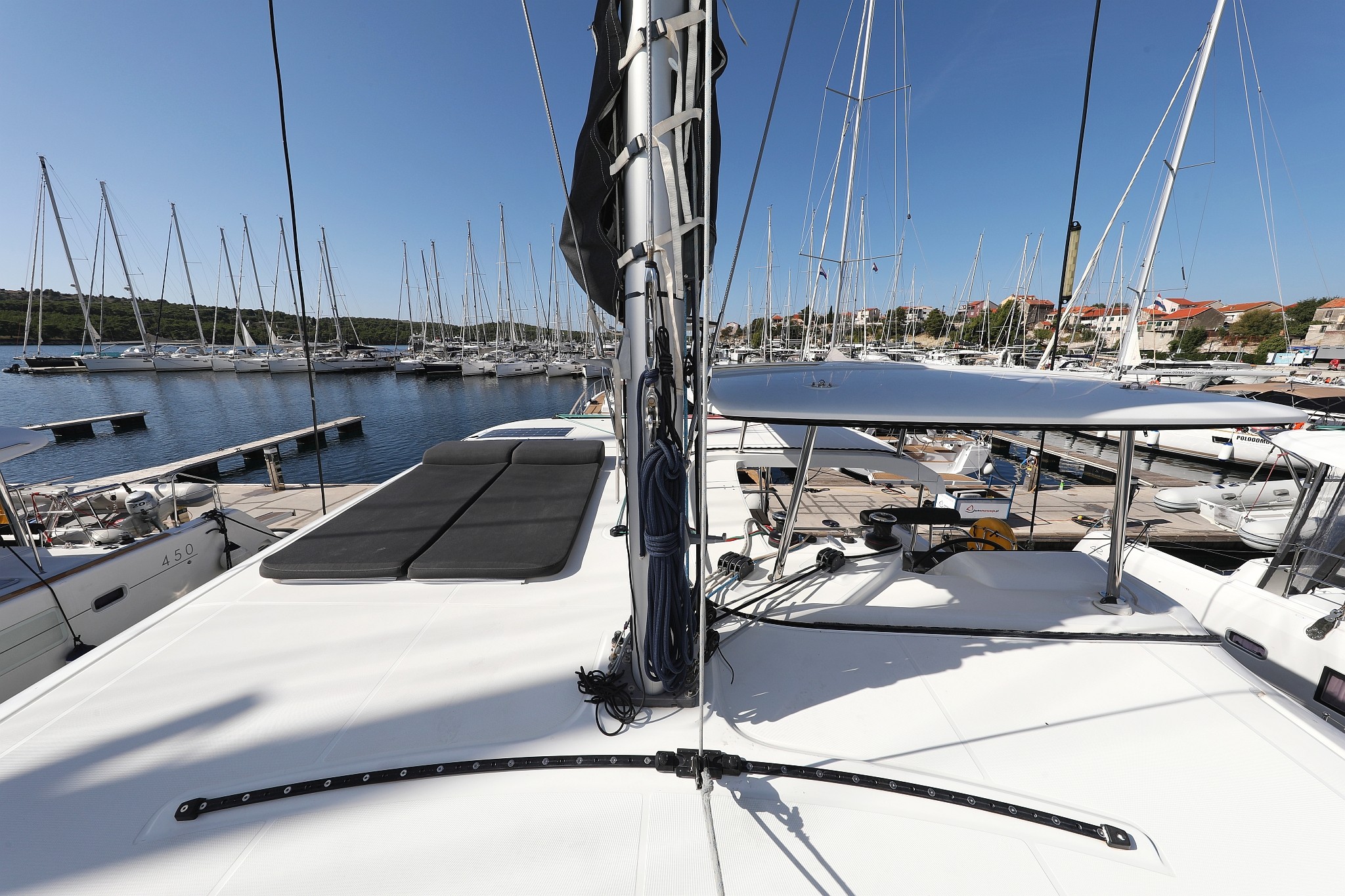 Lagoon 42, Media Luna | Yacht Charter Croatia