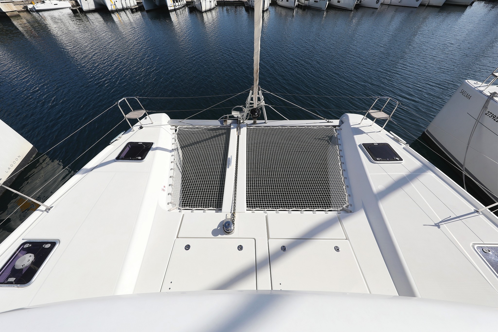 Lagoon 42, Media Luna | Yacht Charter Croatia