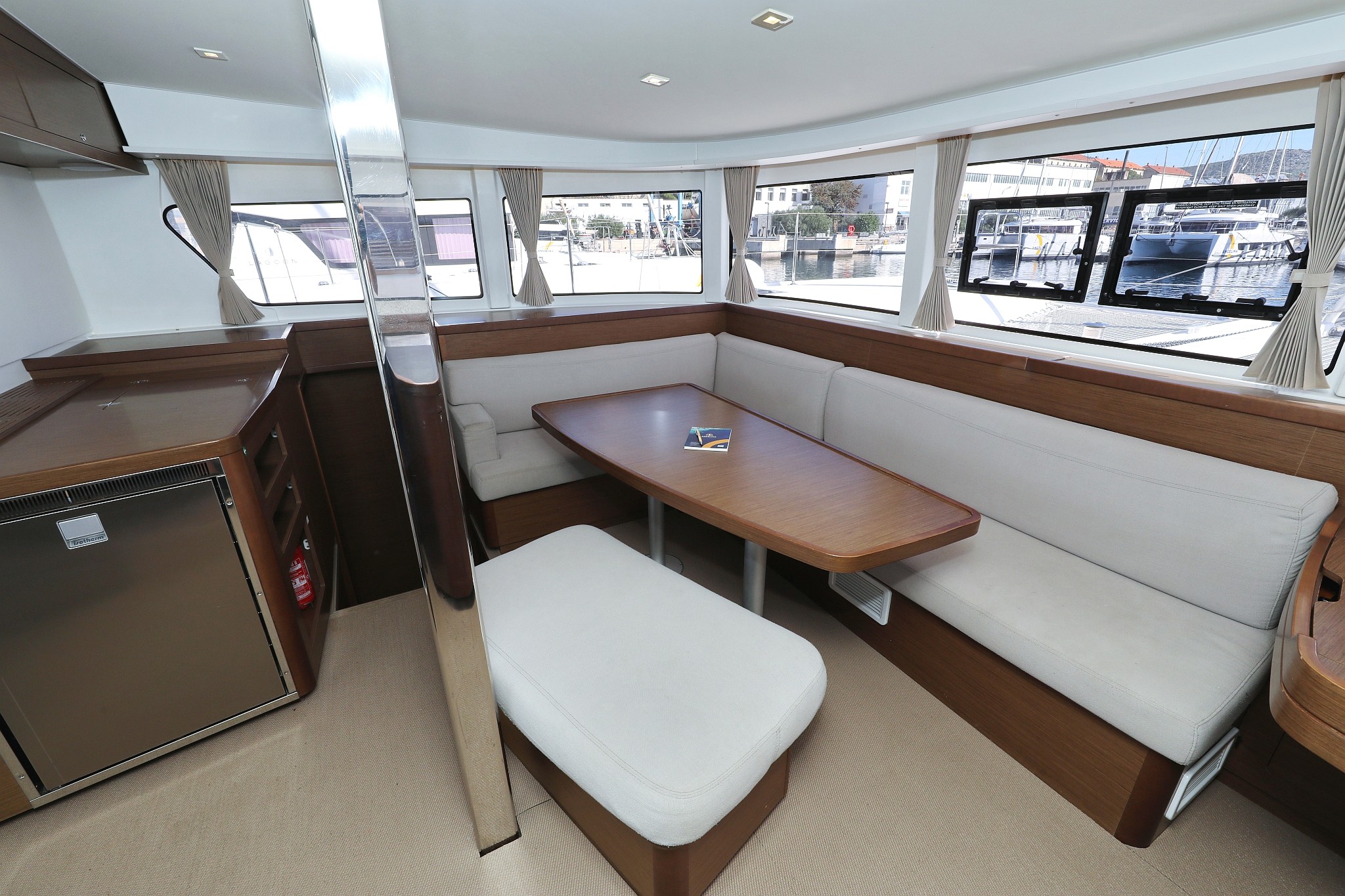 Lagoon 42, Media Luna | Yacht Charter Croatia