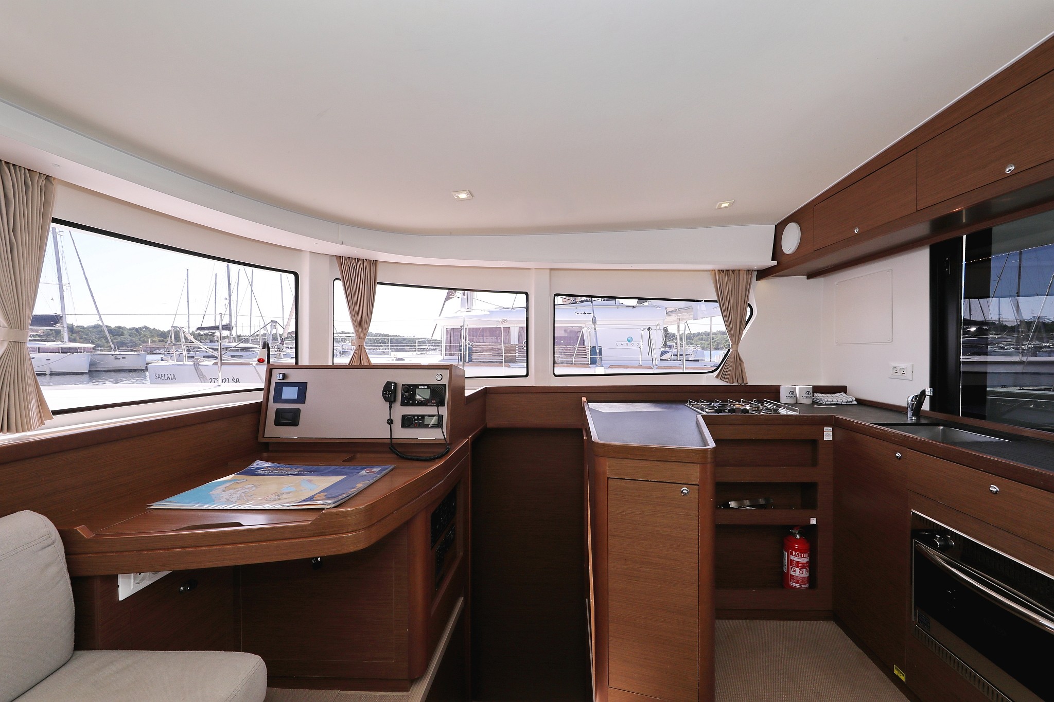 Lagoon 42, Media Luna | Yacht Charter Croatia